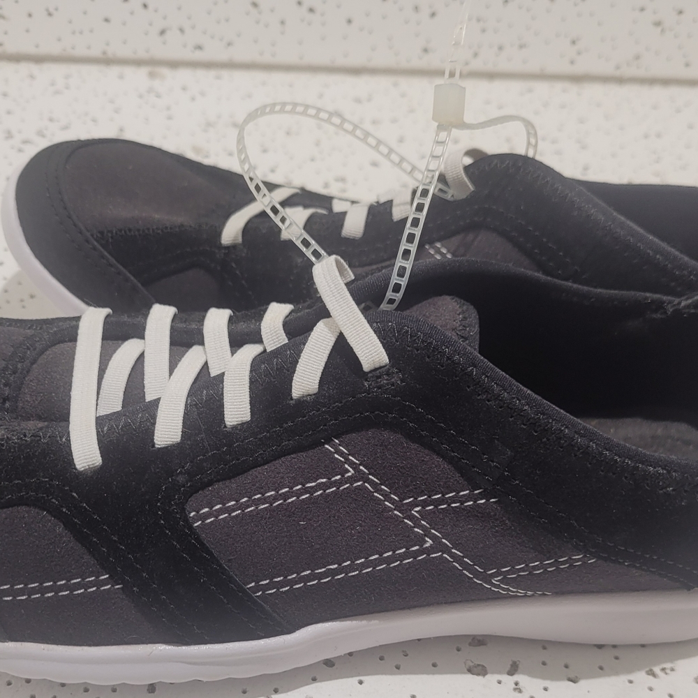 CLARKS TENNIS SHOES